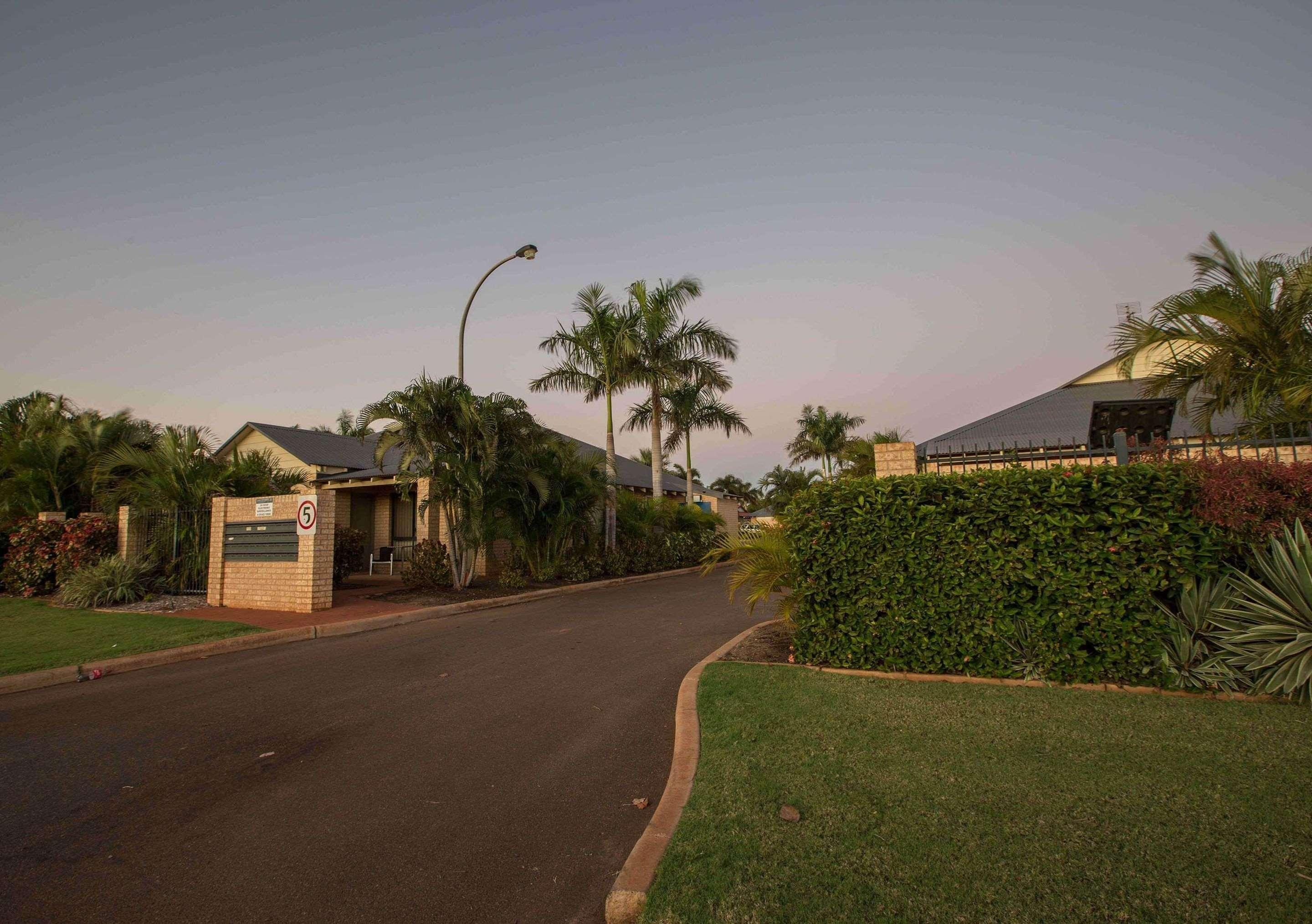 Comfort Inn & Suites Karratha Exterior photo
