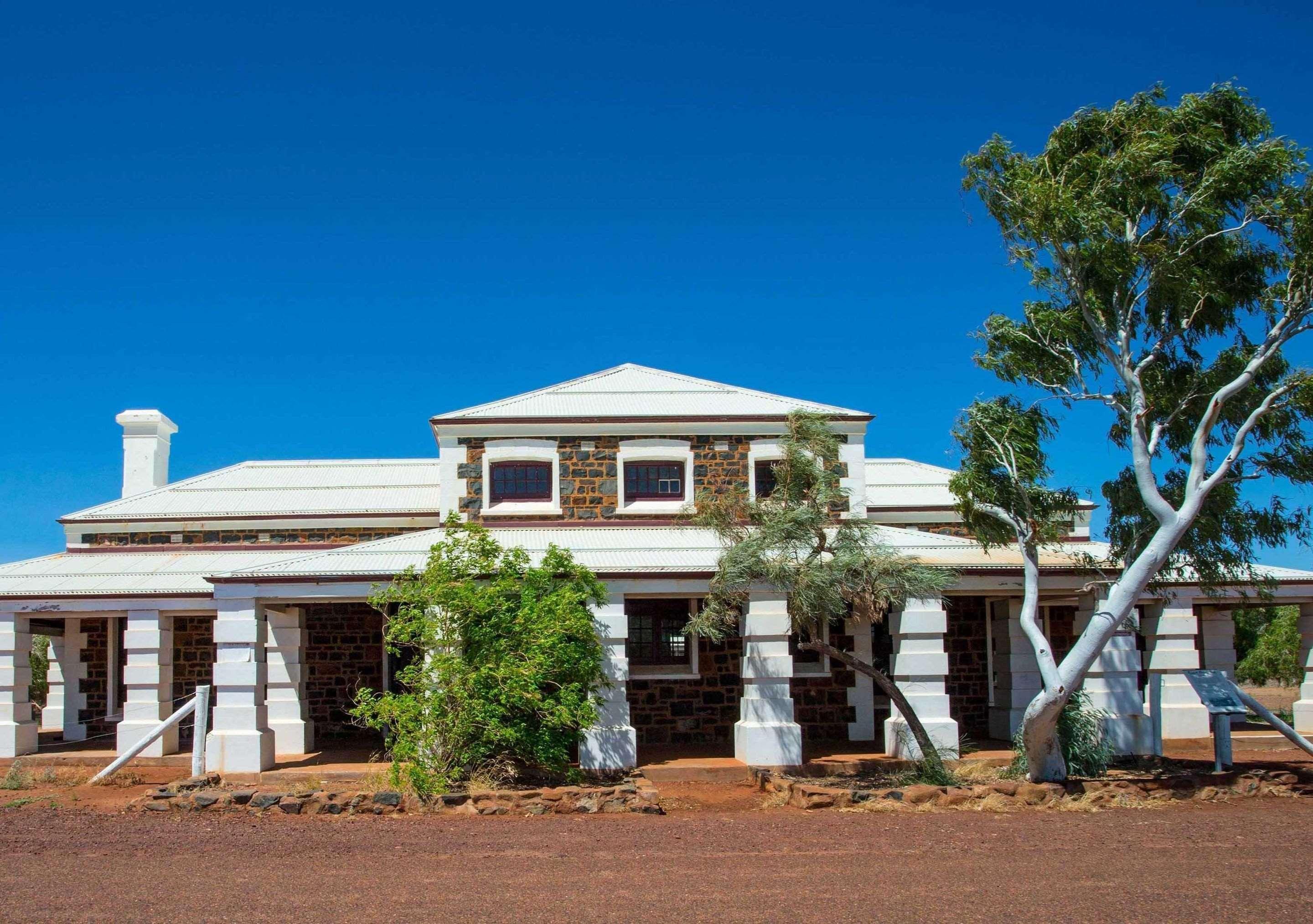 Comfort Inn & Suites Karratha Exterior photo